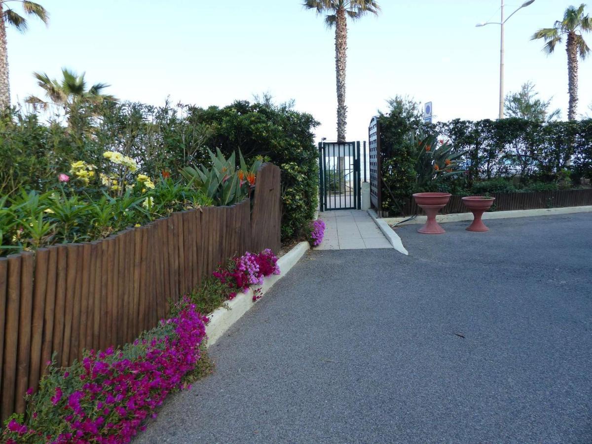 Studio Cosy Avec Tv Et Cuisine Equipee, Bord De Mer Le Lavandou - Fr-1-308-34 Εξωτερικό φωτογραφία